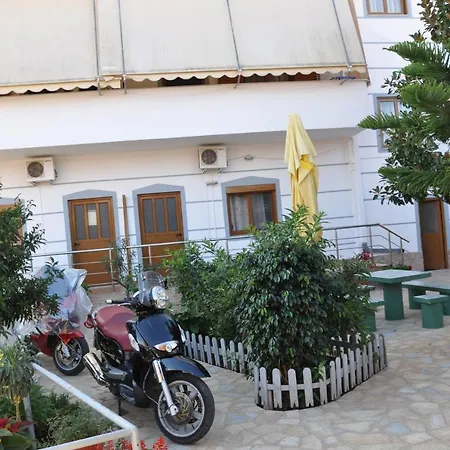 Vela Ksamil